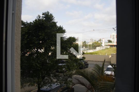 vista da sacada de apartamento para alugar com 2 quartos, 50m² em Conjunto Residencial Irai, Suzano