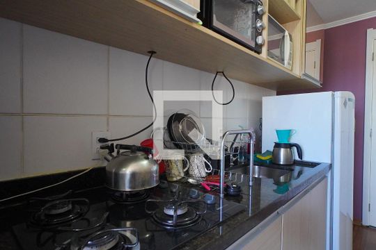 Cozinha de apartamento à venda com 2 quartos, 43m² em Sarandi, Porto Alegre