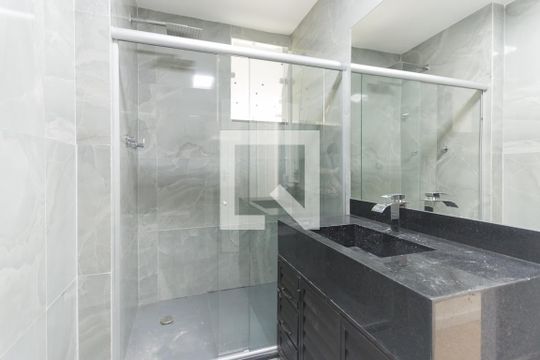 Banheiro de apartamento para alugar com 2 quartos, 75m² em Maracanã, Rio de Janeiro