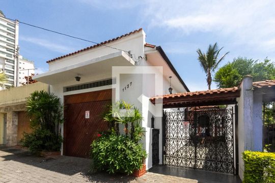 Fachada de casa à venda com 3 quartos, 130m² em Vila Prudente, São Paulo