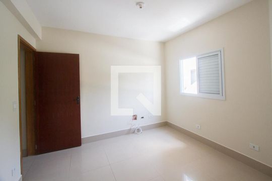 Quarto 1 de casa de condomínio para alugar com 2 quartos, 40m² em Parque Maria Helena, São Paulo