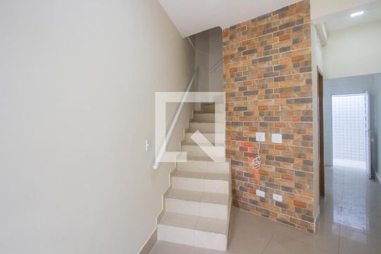 Sala de casa de condomínio para alugar com 2 quartos, 40m² em Parque Maria Helena, São Paulo