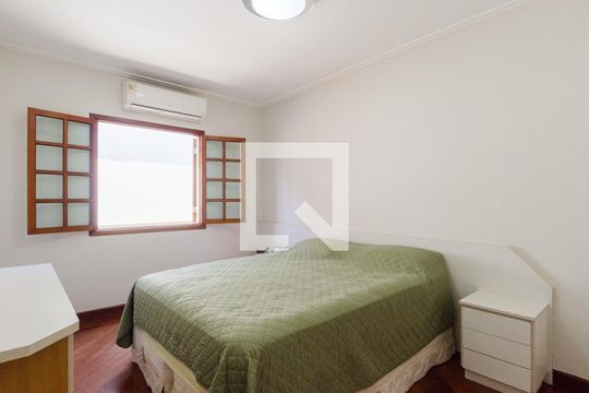 Casa à venda com 4 quartos, 338m² em Bairro dos Casa, São Bernardo do Campo