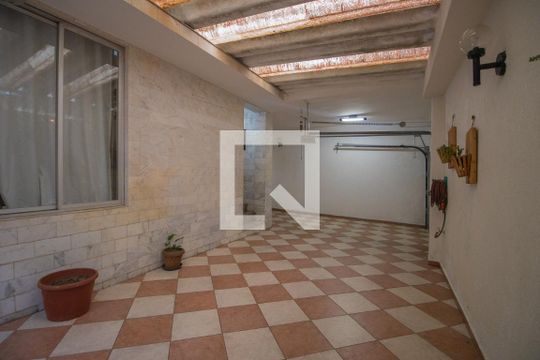 Casa à venda com 3 quartos, 256m² em Nova Petrópolis, São Bernardo do Campo
