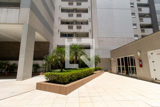 Área comum de apartamento para alugar com 2 quartos, 70m² em Centro, Curitiba