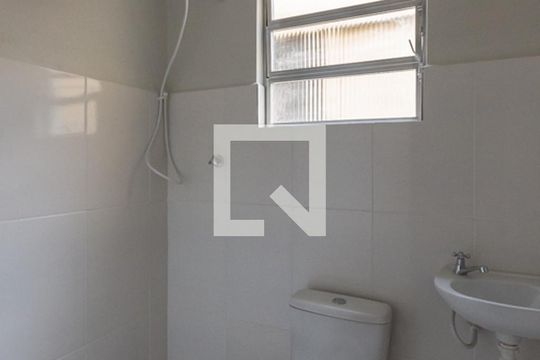 Banheiro de apartamento para alugar com 1 quarto, 50m² em São Cristóvão, Rio de Janeiro
