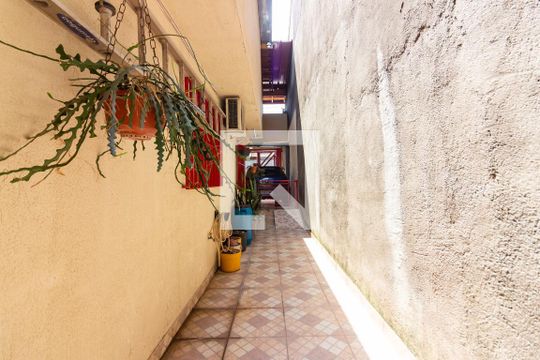 Quintal de casa à venda com 4 quartos, 209m² em Jardim Novo, Osasco