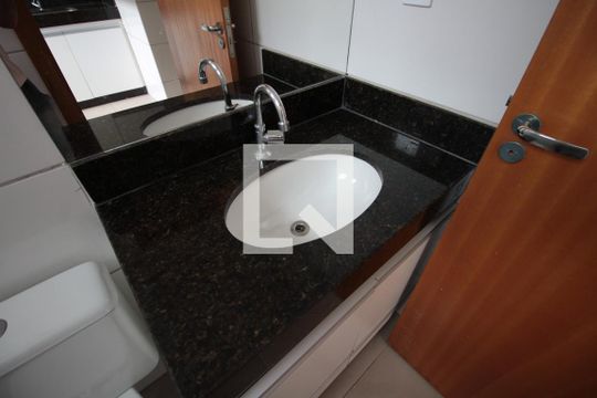 Banheiro Social de apartamento para alugar com 1 quarto, 32m² em Paquetá, Belo Horizonte