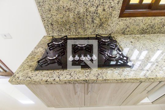 Detalhe da cozinha de casa de condomínio para alugar com 3 quartos, 280m² em Parque Esmeralda, Barueri