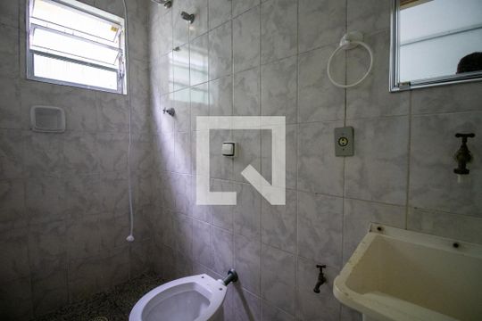 Banheiro de kitnet/studio para alugar com 1 quarto, 25m² em Jardim Oriental, São Paulo