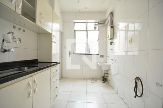Cozinha com área de serviço de apartamento para alugar com 1 quarto, 51m² em Laranjeiras, Rio de Janeiro