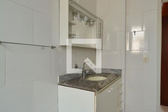 Banheiro de apartamento para alugar com 1 quarto, 51m² em Laranjeiras, Rio de Janeiro