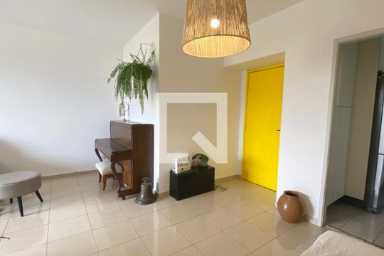 Sala de apartamento à venda com 3 quartos, 83m² em Vila Boa Vista, Barueri
