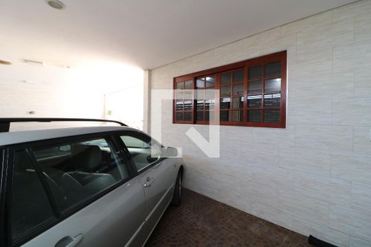 Garagem de casa à venda com 3 quartos, 150m² em Jardim Santa Maria, São Paulo