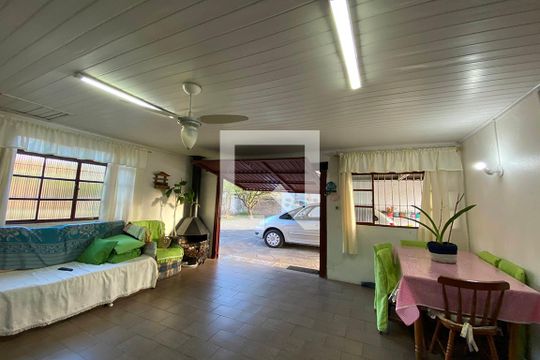 Garagem de casa à venda com 2 quartos, 115m² em Scharlau, São Leopoldo