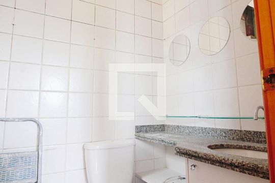 Banheiro  de apartamento à venda com 2 quartos, 60m² em Vila Andrade, São Paulo