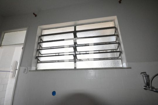 Cozinha/ janela de apartamento para alugar com 2 quartos, 80m² em Penha Circular, Rio de Janeiro