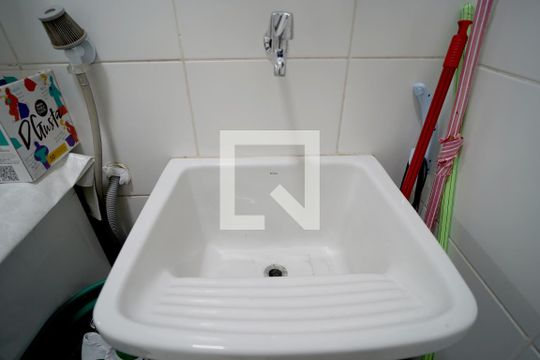 Área de Serviço de apartamento para alugar com 2 quartos, 54m² em Jardim Sao Carlos, Sorocaba