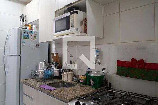 Cozinha de apartamento para alugar com 2 quartos, 54m² em Jardim Sao Carlos, Sorocaba