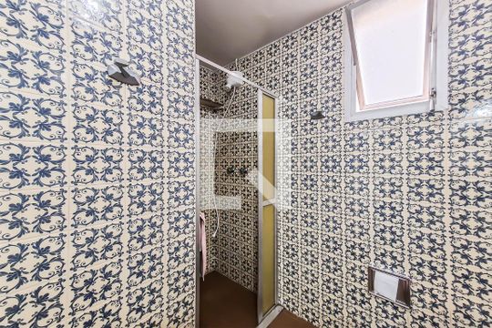 Banheiro Social de apartamento para alugar com 3 quartos, 86m² em Centro, Guarujá