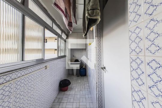 Área de Serviço de apartamento para alugar com 3 quartos, 86m² em Centro, Guarujá