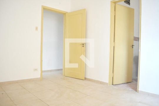 Suite de apartamento para alugar com 3 quartos, 210m² em Itararé, São Vicente