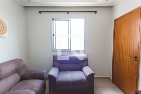 Sala de apartamento para alugar com 2 quartos, 65m² em Santa Mônica, Uberlândia