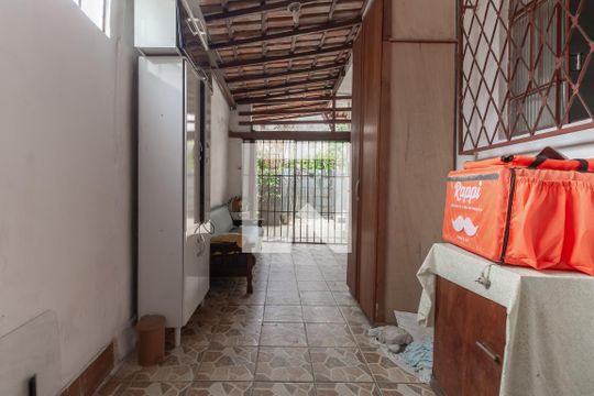 Área de Serviço de casa à venda com 4 quartos, 360m² em Goiânia, Belo Horizonte