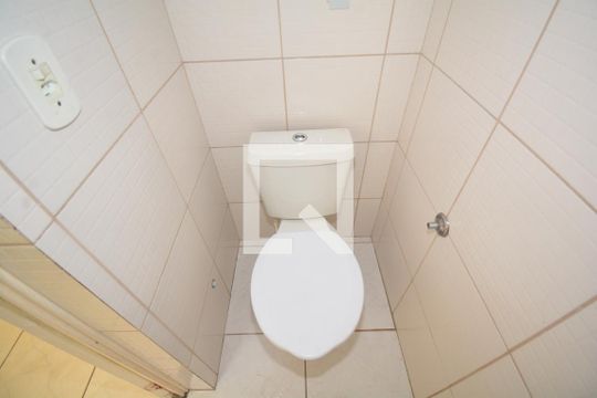 Lavabo de apartamento para alugar com 2 quartos, 80m² em Irajá, Rio de Janeiro