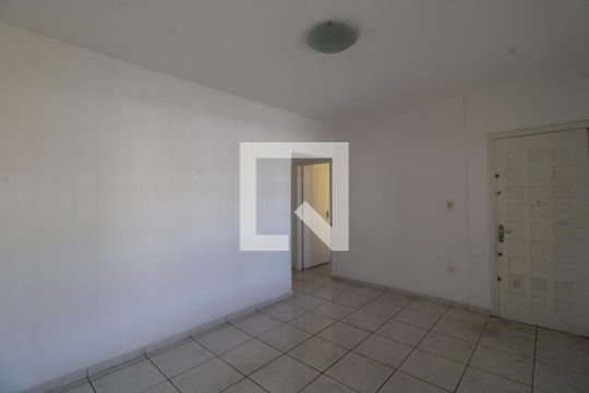 Sala de casa à venda com 8 quartos, 200m² em Vila Inglesa, São Paulo