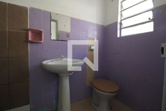 Edícula 2 - banheiro de casa à venda com 8 quartos, 200m² em Vila Inglesa, São Paulo