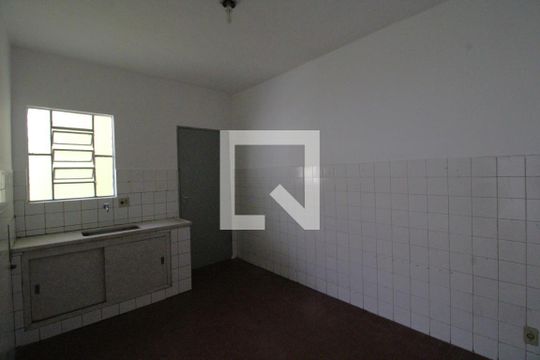 Edícula 1 - Cozinha de casa à venda com 8 quartos, 200m² em Vila Inglesa, São Paulo