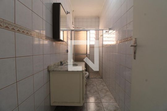Banheiro comum de casa à venda com 8 quartos, 200m² em Vila Inglesa, São Paulo