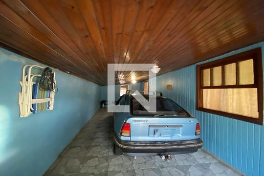 Garagem de casa à venda com 3 quartos, 70m² em Santa Teresa, São Leopoldo