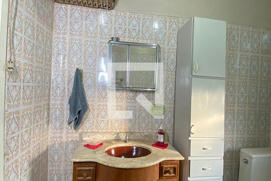 Banheiro de casa à venda com 3 quartos, 70m² em Santa Teresa, São Leopoldo