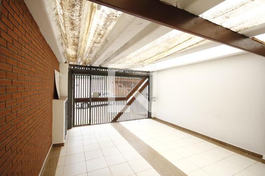 Garagem de casa à venda com 4 quartos, 220m² em Vila Firmiano Pinto, São Paulo