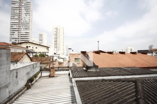 Vista de casa à venda com 4 quartos, 220m² em Vila Firmiano Pinto, São Paulo