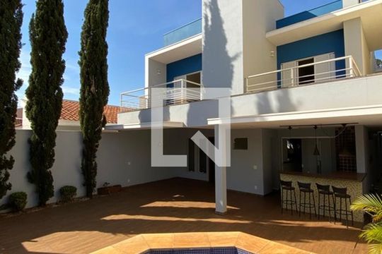 Garagem de casa de condomínio para alugar com 3 quartos, 250m² em Nova Aliança, Ribeirão Preto