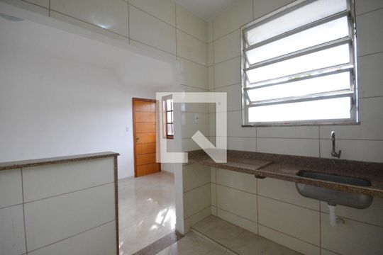 Cozinha de apartamento para alugar com 1 quarto, 65m² em Penha, Rio de Janeiro