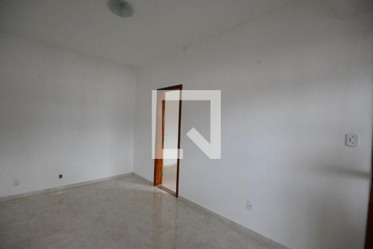 Sala de apartamento para alugar com 1 quarto, 65m² em Penha, Rio de Janeiro