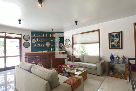 Sala de casa de condomínio à venda com 3 quartos, 340m² em Alphaville, Santana de Parnaíba