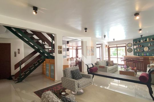 Sala de casa de condomínio à venda com 3 quartos, 340m² em Alphaville, Santana de Parnaíba