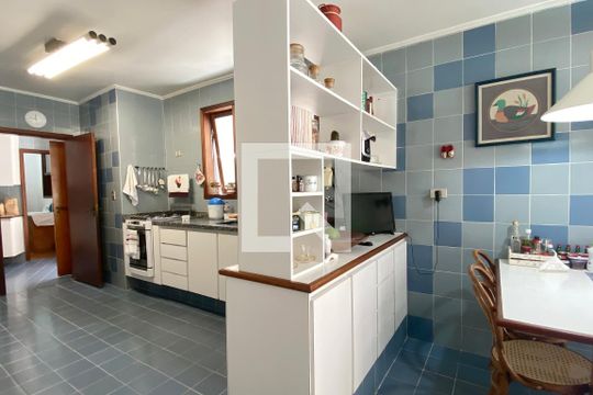 Cozinha de casa de condomínio à venda com 3 quartos, 340m² em Alphaville, Santana de Parnaíba