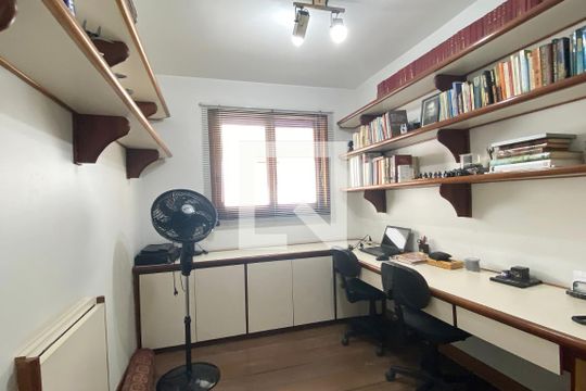 Escritório de casa de condomínio à venda com 3 quartos, 340m² em Alphaville, Santana de Parnaíba