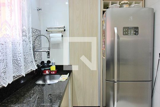 Cozinha de apartamento para alugar com 2 quartos, 56m² em Santa Terezinha, São Bernardo do Campo