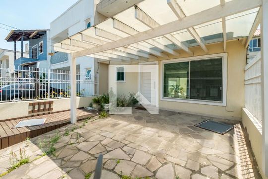 Garagem de casa à venda com 3 quartos, 190m² em Hípica, Porto Alegre