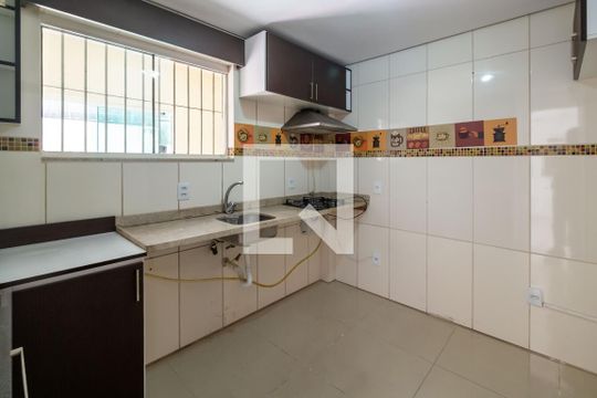Cozinha de casa à venda com 3 quartos, 190m² em Hípica, Porto Alegre