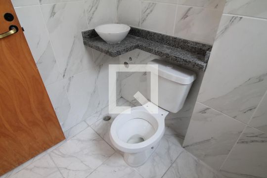 Banheiro de apartamento à venda com 1 quarto, 32m² em Vila Ré, São Paulo