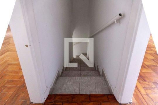 Escada de casa à venda com 2 quartos, 96m² em Vila Pompéia, São Paulo