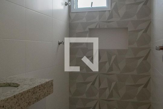 Banheiro de apartamento à venda com 1 quarto, 32m² em Vila Basileia, São Paulo